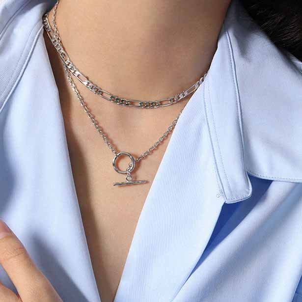 Minimalist Loop & Bar Chain